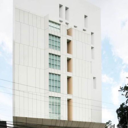 Wyne Hotel Yangon Exterior photo
