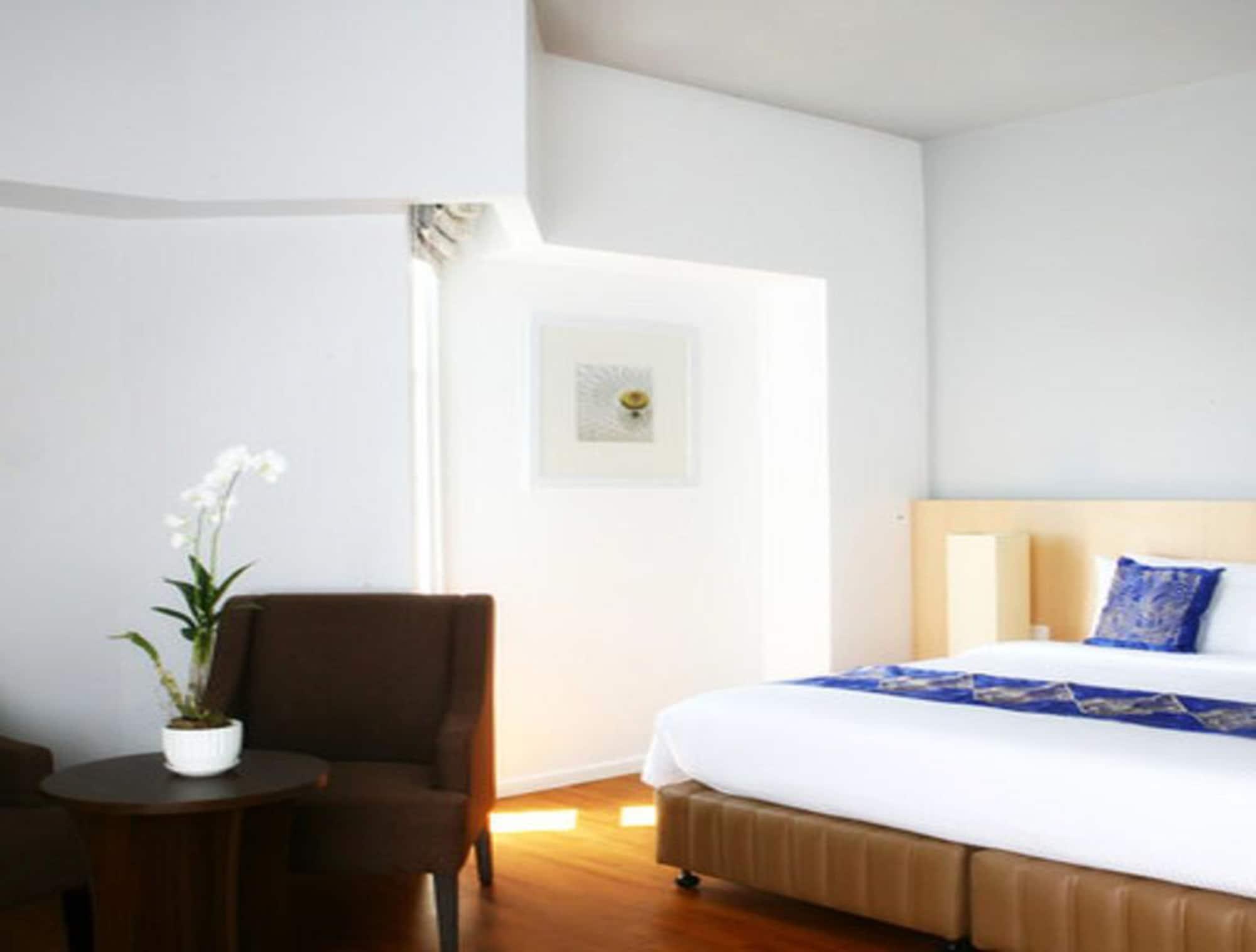 Wyne Hotel Yangon Exterior photo
