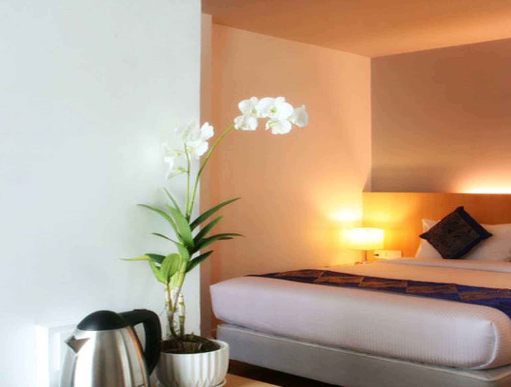 Wyne Hotel Yangon Exterior photo