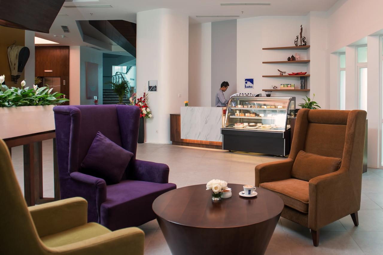 Wyne Hotel Yangon Exterior photo